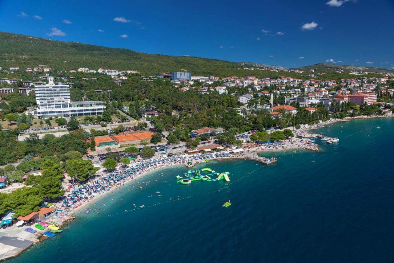 Apartment Apartments By The Sea Dramalj, Crikvenica - 2376 *